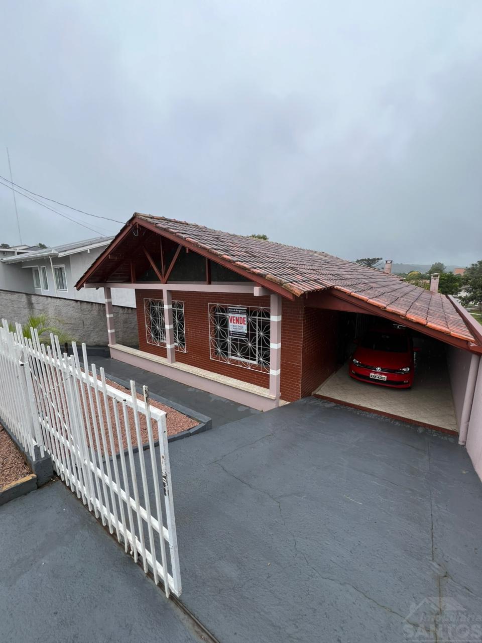 Casa à Venda com 4 Quartos e 147m  em Rio Negro  Terreno com 499m 