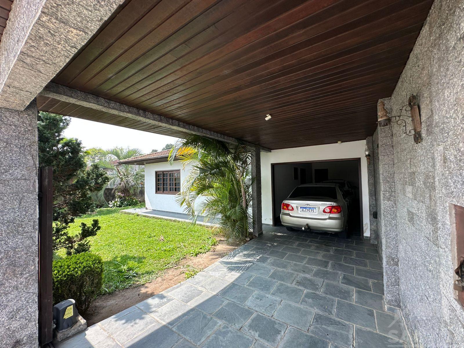 Casa com 6 dormitórios para locação, Bairro Alto, Rio NegroPR