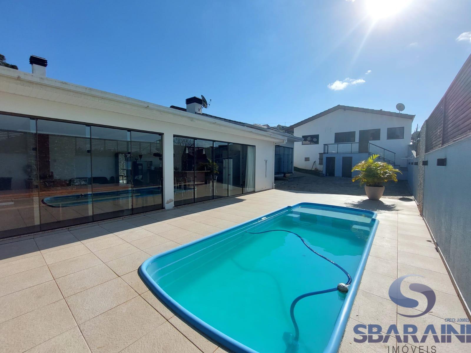 Casa à venda com piscina, 3 quartos, no Bairro São Vicente, em...