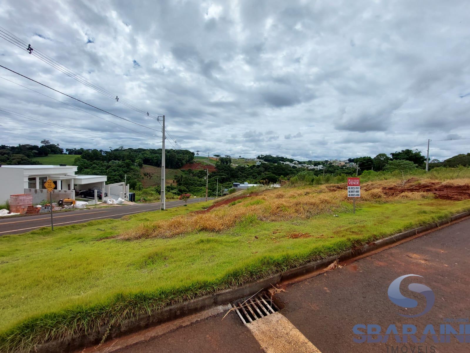 Terreno de esquina à venda, no Bairro Cadorin em Pato Branco PR.