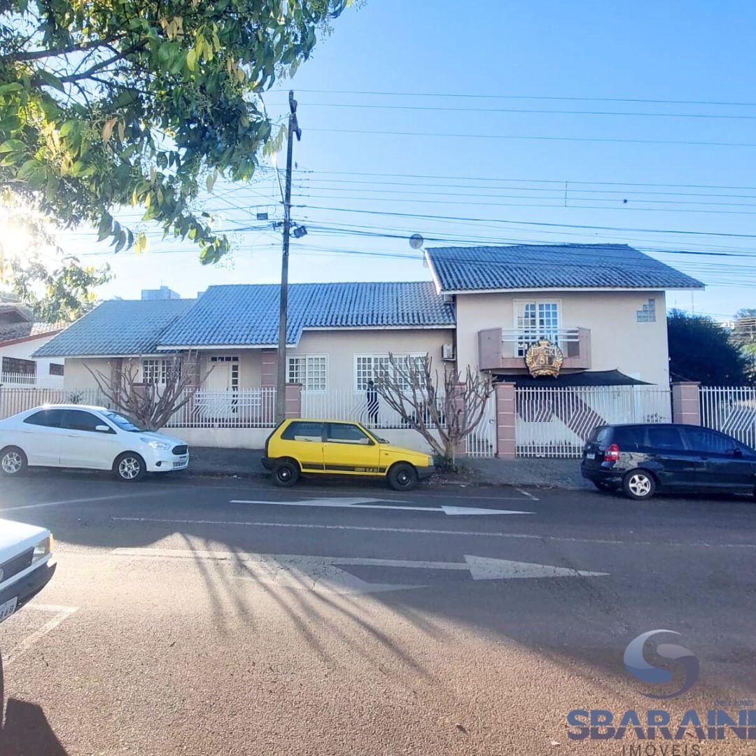 Casa à venda em Pato Branco. Aceita permuta por imóvel em Mari...