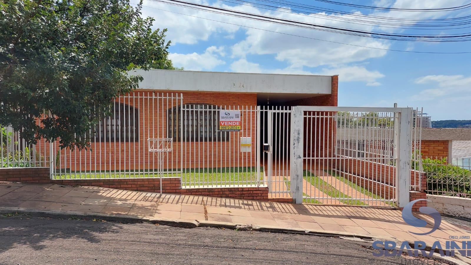 Casa com 4 quartos semimobiliada para loca??o no Bairro La Sal...