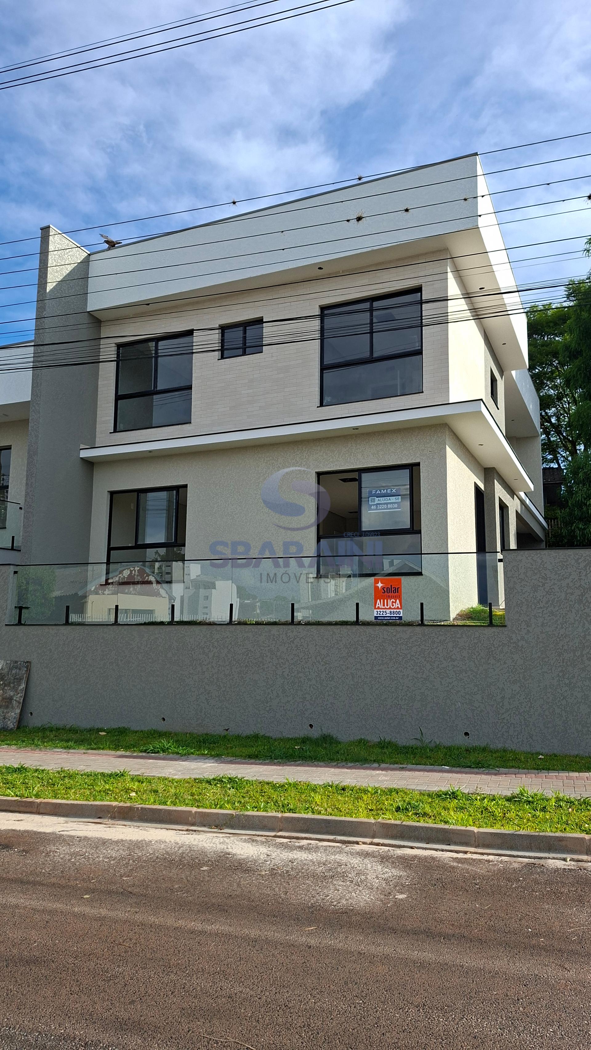 Sobrado NOVO com 3 su?tes semimobiliado para loca??o no centro...