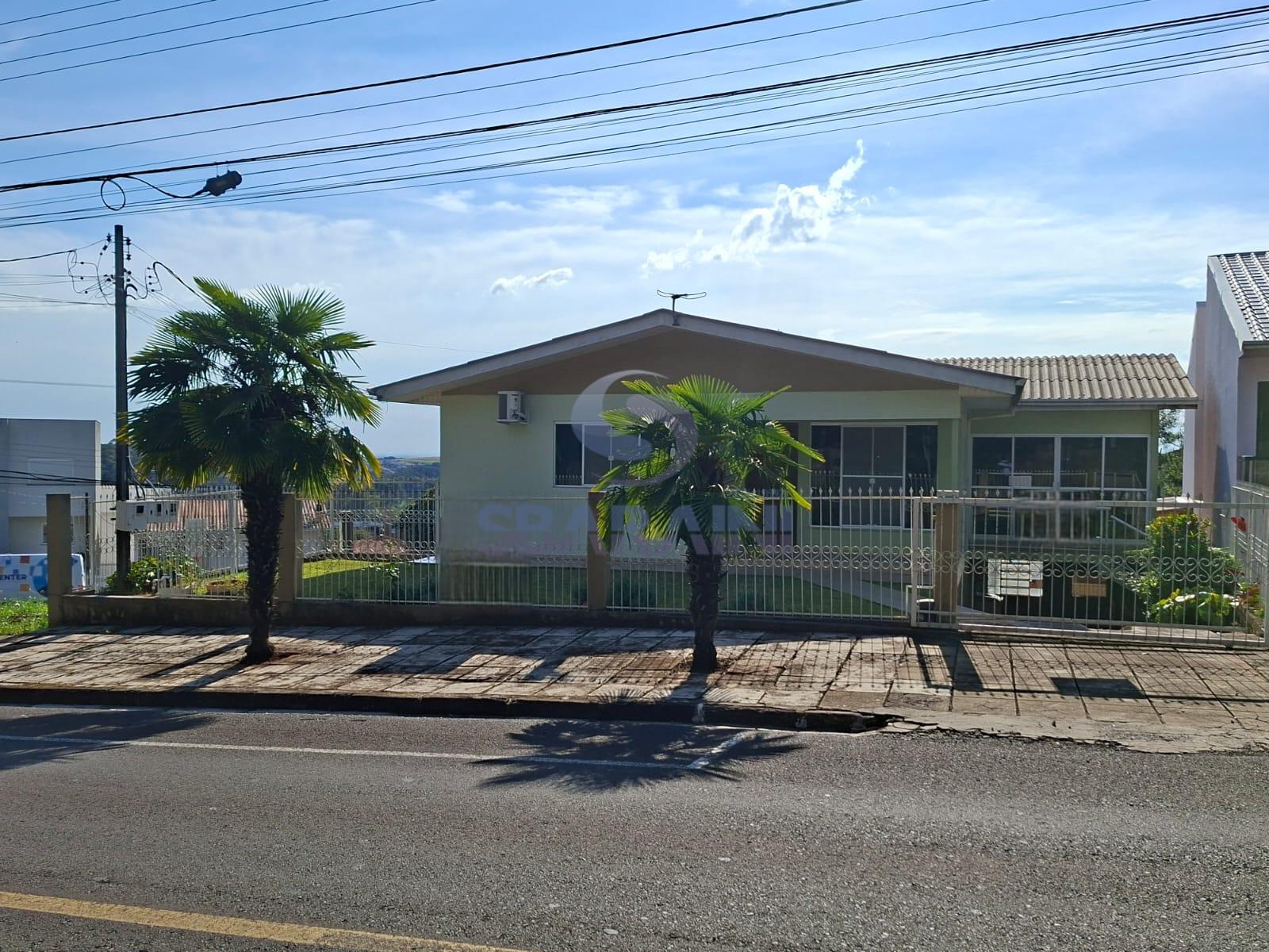 Casa com 03 quartos à venda no Bairro Jardim Primavera em Pato...