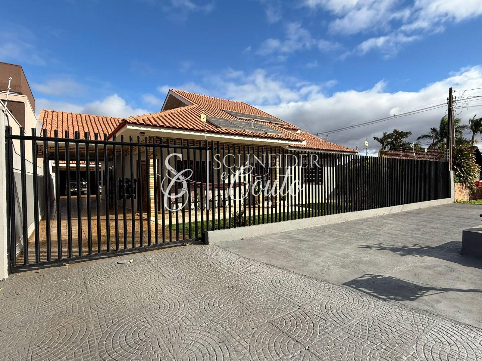 Casa localizada no Jardim Porto Alegre