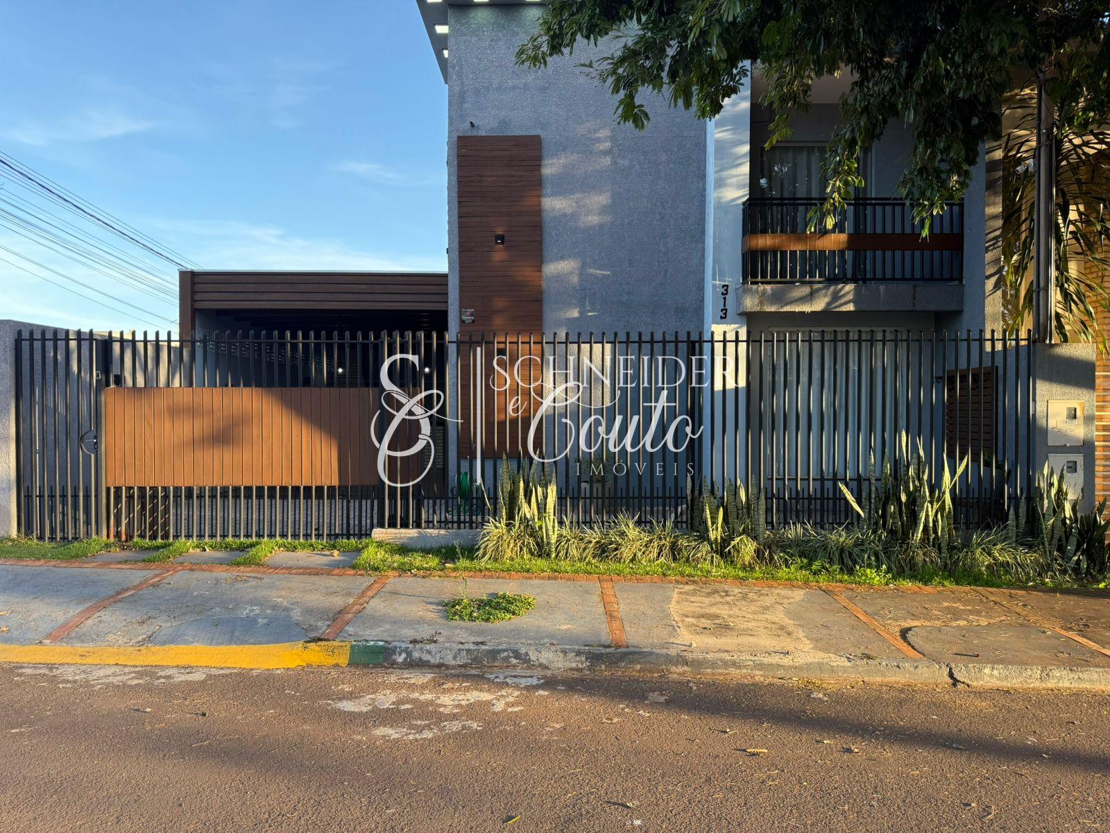 Sobrado de esquina SEMI MOBILIADO localizado no Jardim Pancera