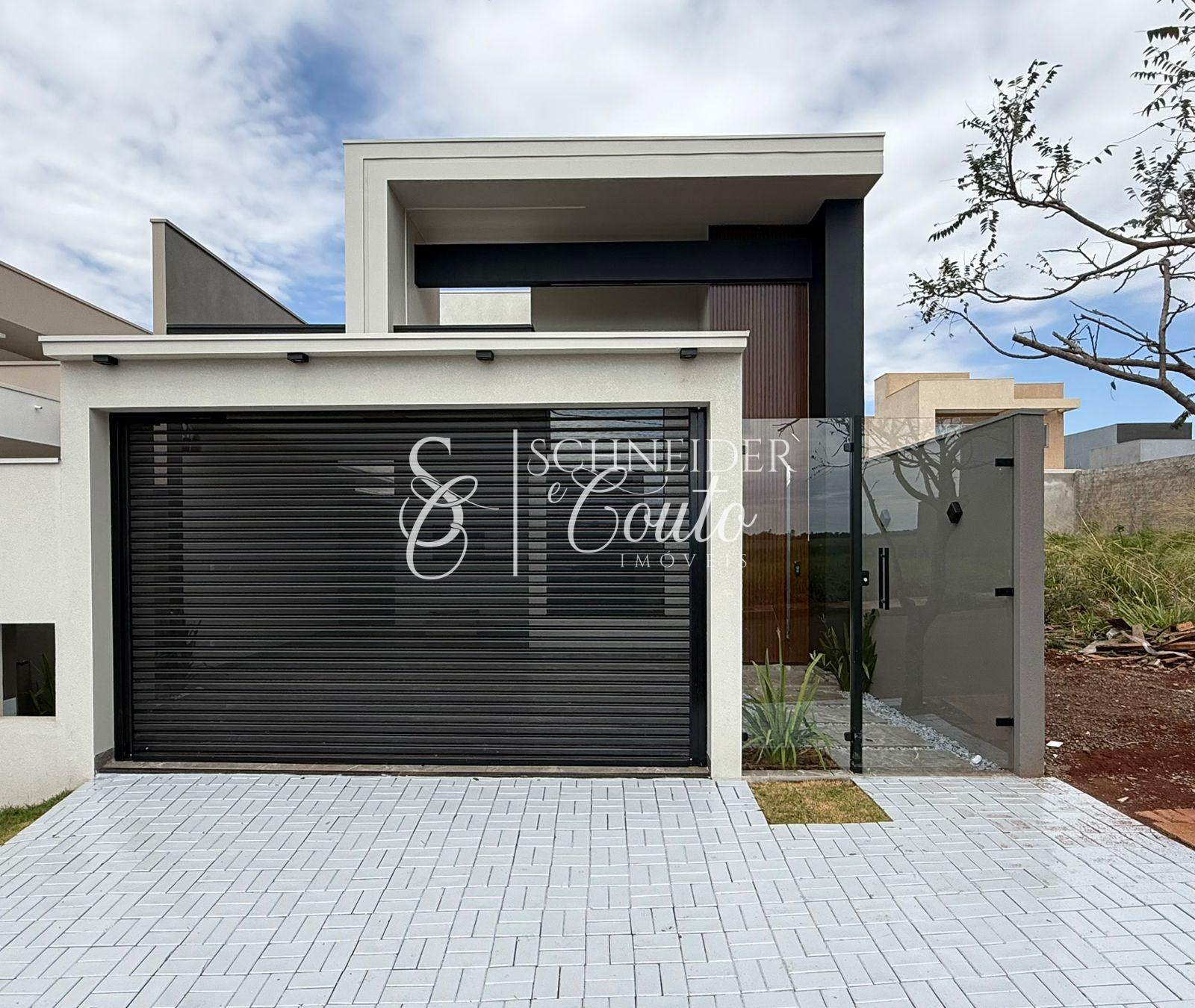 Casa com passagem lateral localizada no Jardim Tocantins