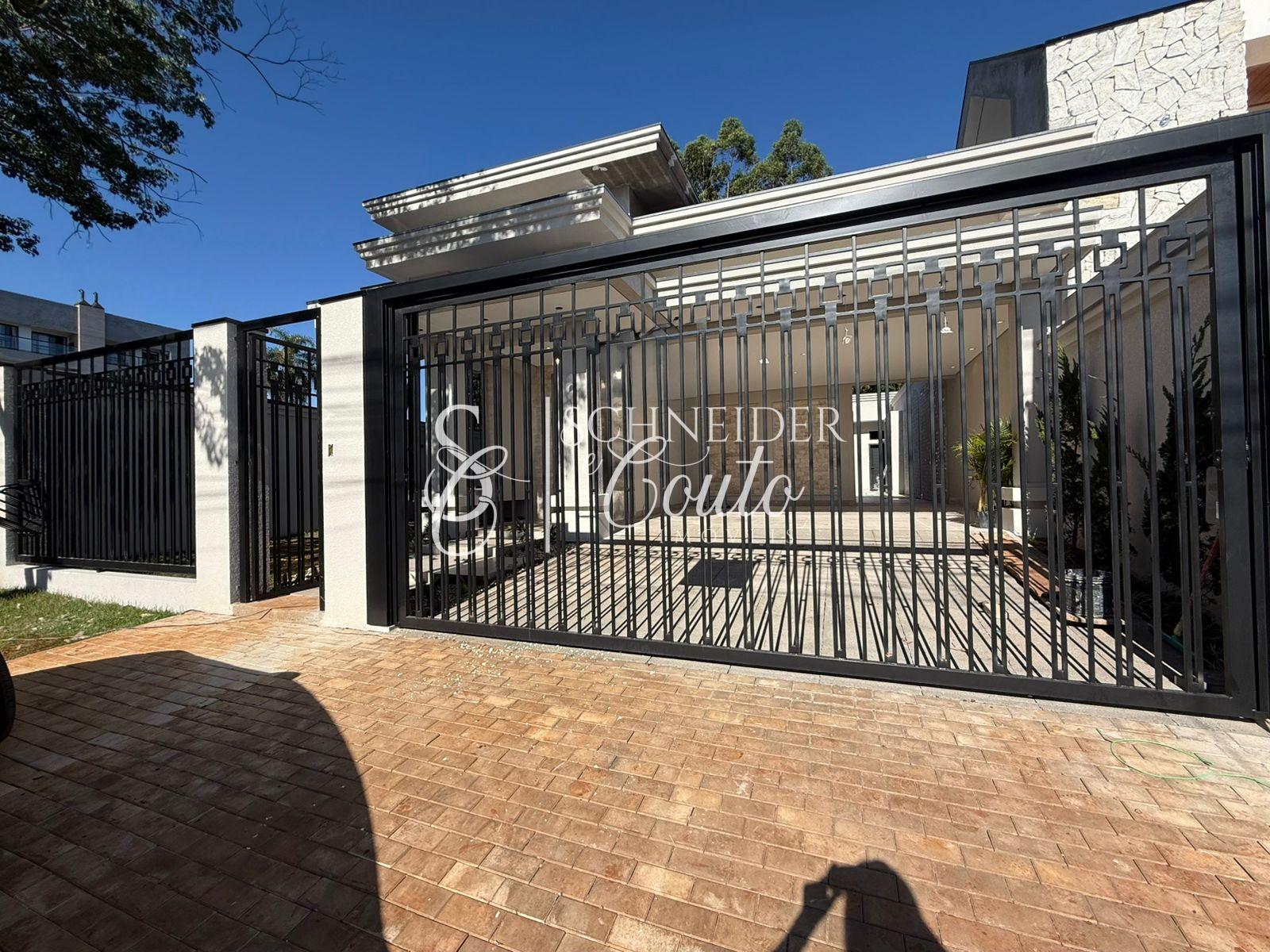 Casa térrea de ALTO PADRÃO localizada no Jardim Pancera.