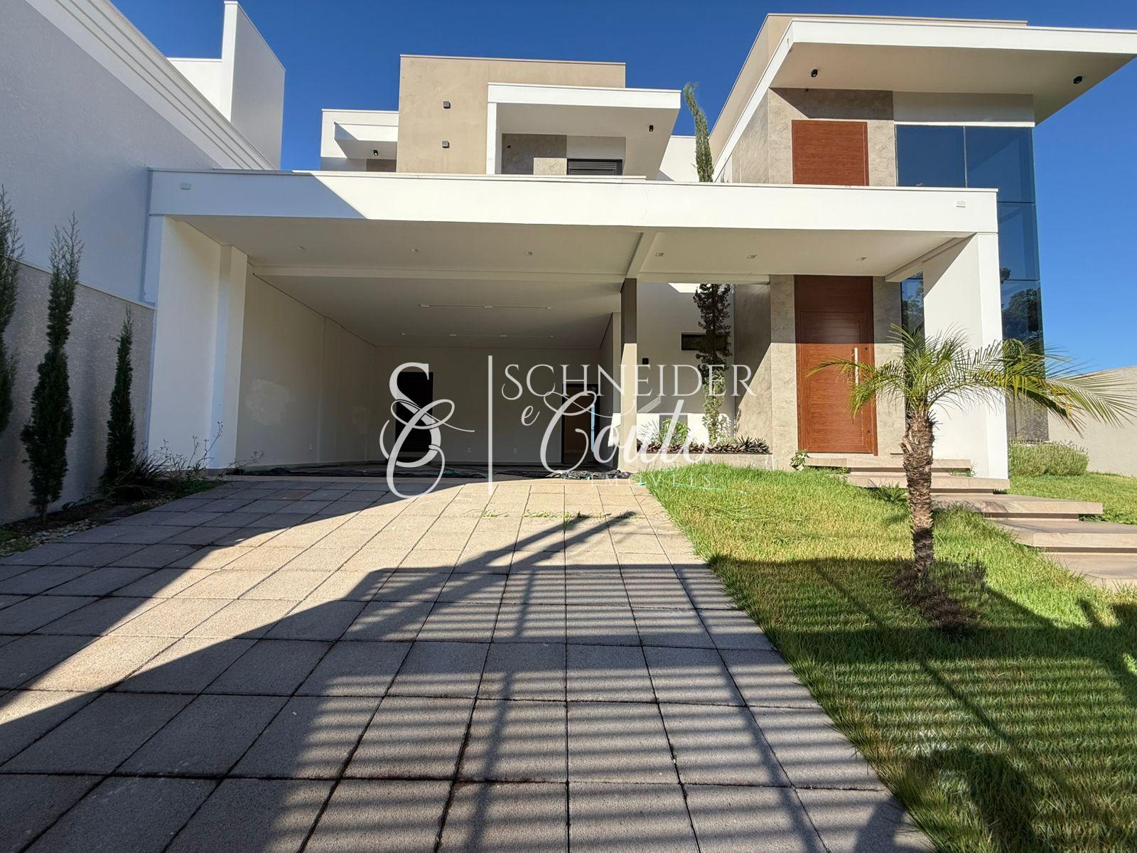 Sobrado localizado na Vila Industrial.