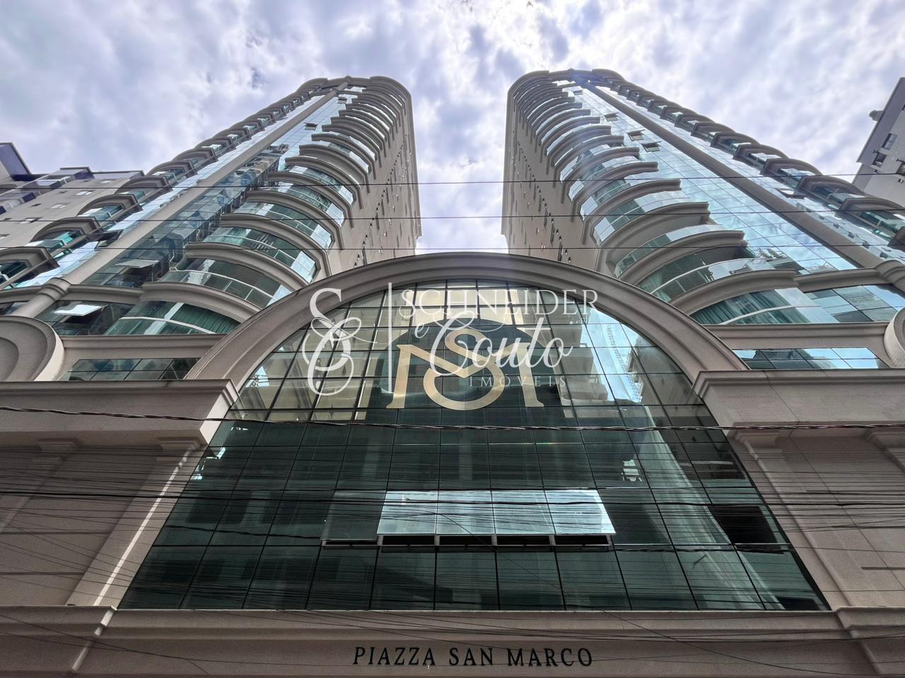 Apartamento MOBILIADO localizado em MEIA PRAIA- ITAPEMA.