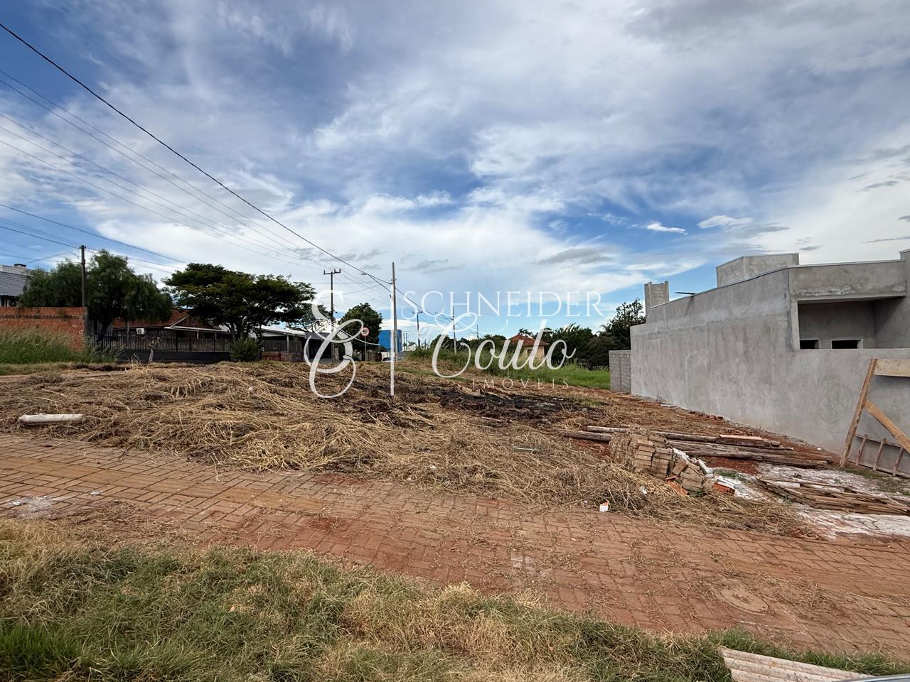 Terrenos localizados no Jardim Pancera.
