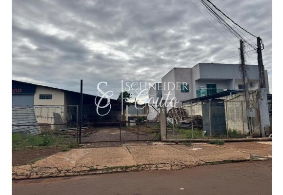 Terreno localizado no Jardim Coopagro, há uma quadra da Cirne ...