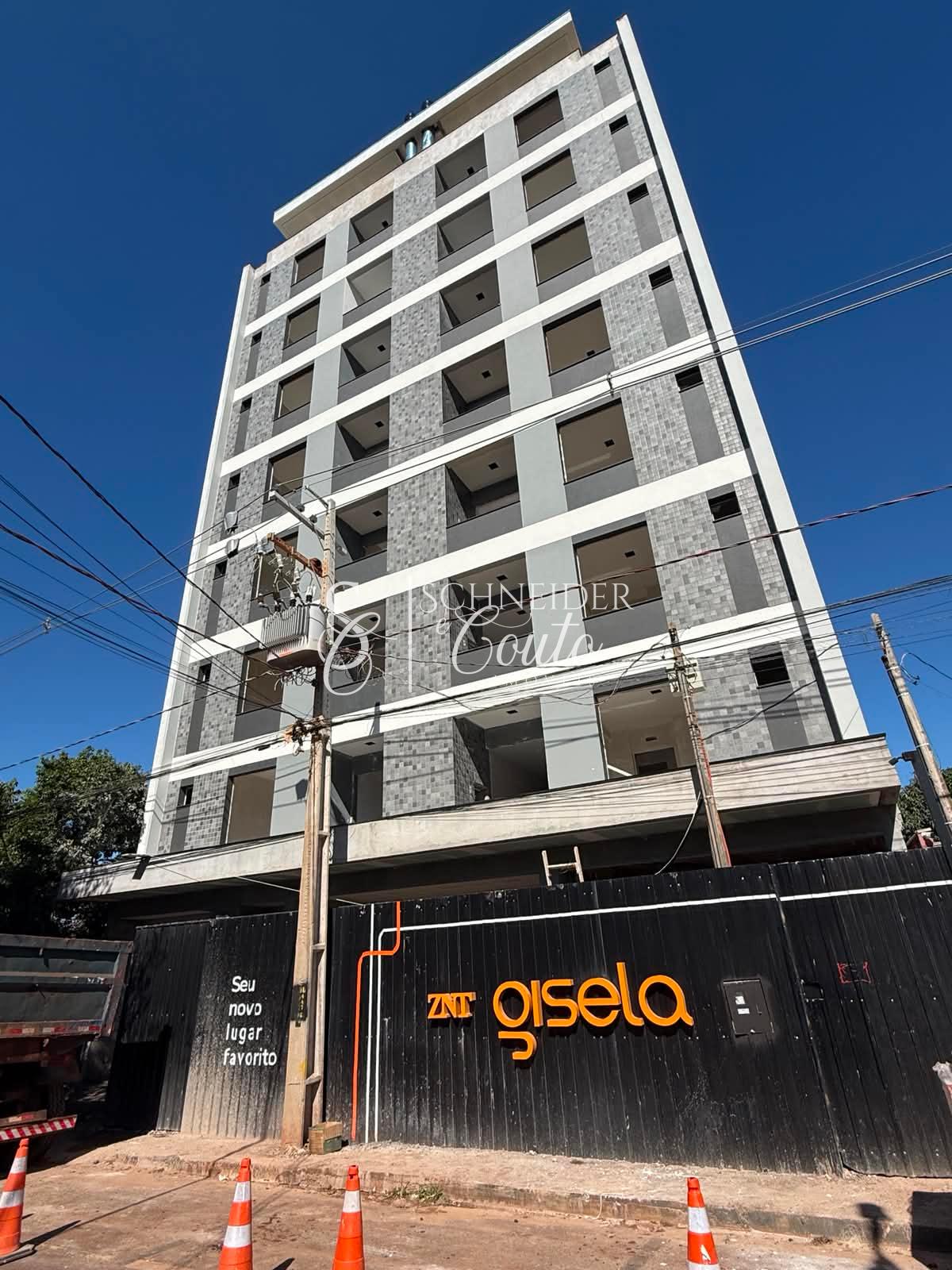 Apartamentos no Edifício ZNT Gisela.