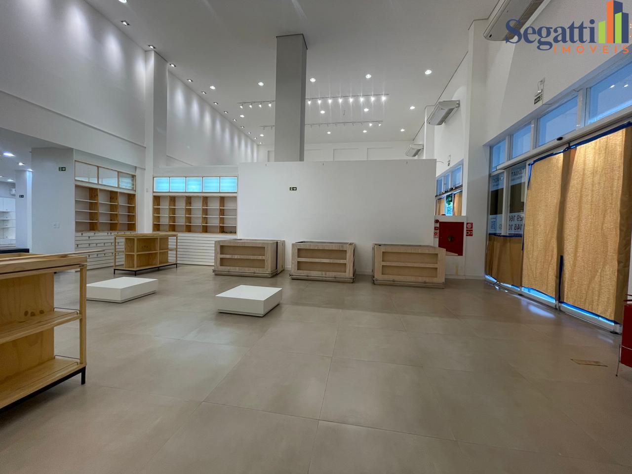 SALA COMERCIAL TÉRREA NA AVENIDA BRASIL