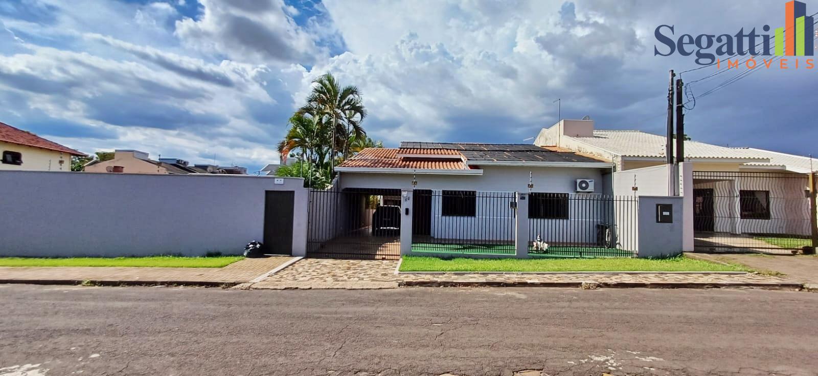 CASA SEMI MOBILIADA COM QUINTAL GRANDE NO PANORAMA II