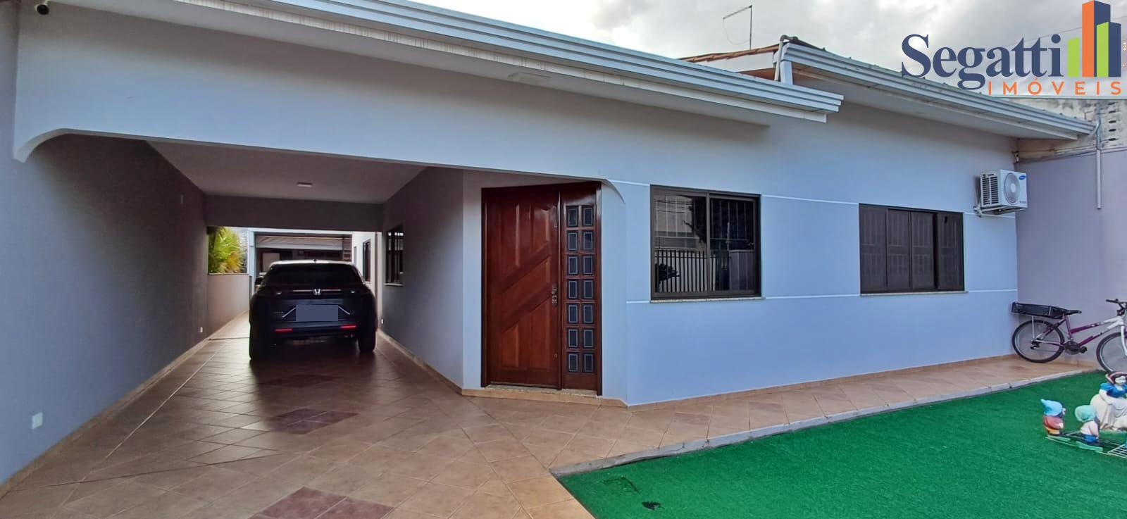 CASA SEMI MOBILIADA COM QUINTAL GRANDE NO PANORAMA II