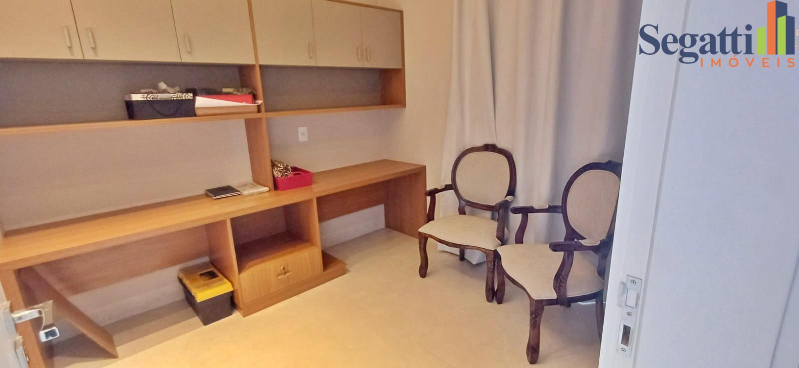 SOBRADO LUXUOSO SEMI-MOBILIADO NO CONDOMÍNIO FECHADO QUINTA DO...