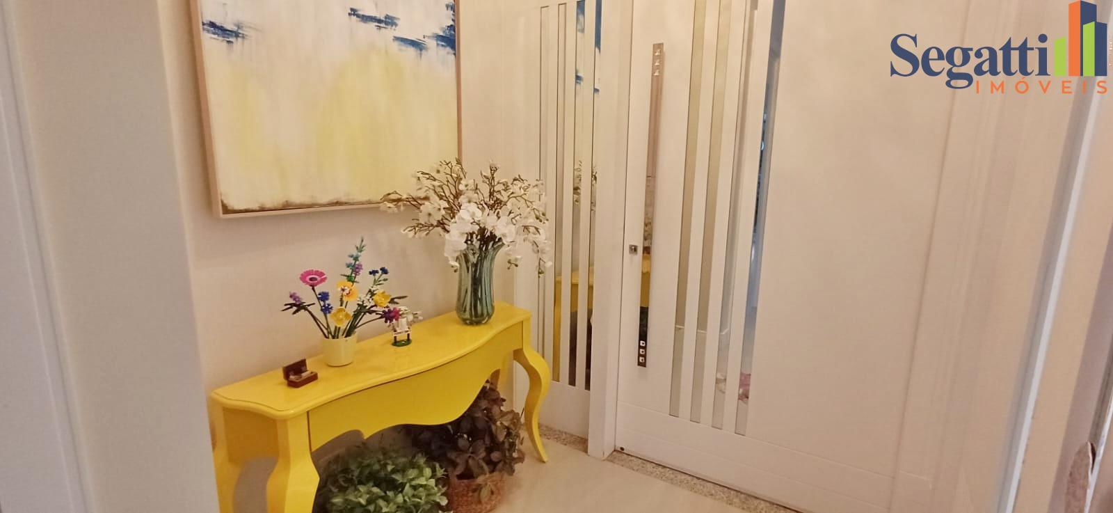 CASA LUXUOSA NO COND. ARCO DE PARIS