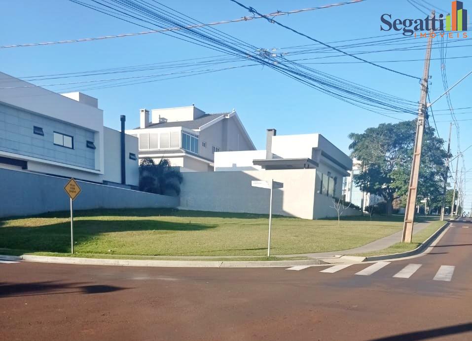TERRENO DE ESQUINA NO CONDOMINIO TERRAS ALPHAS 1