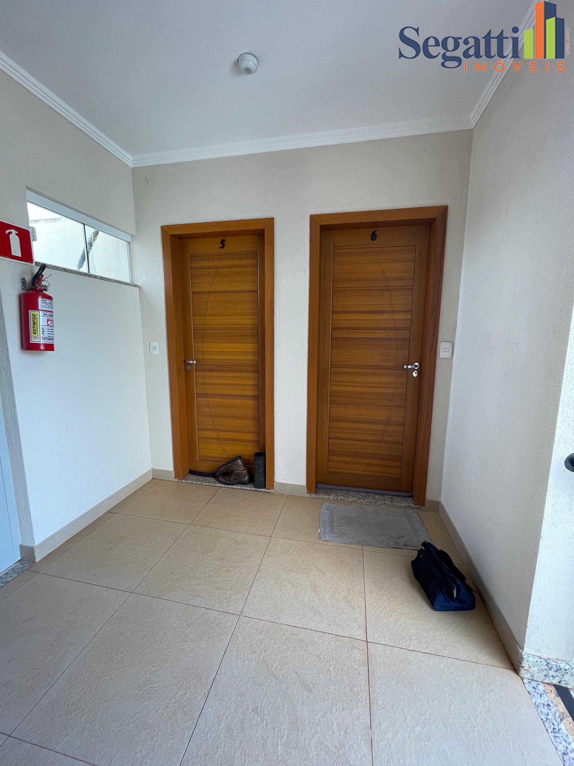 APARTAMENTO  SEMI MOBILIADO NO RESIDENCIAL MICHELANGELO
