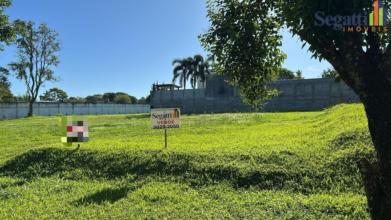 TERENO NO CONDOMÍNIO LAGO DOS CISNES