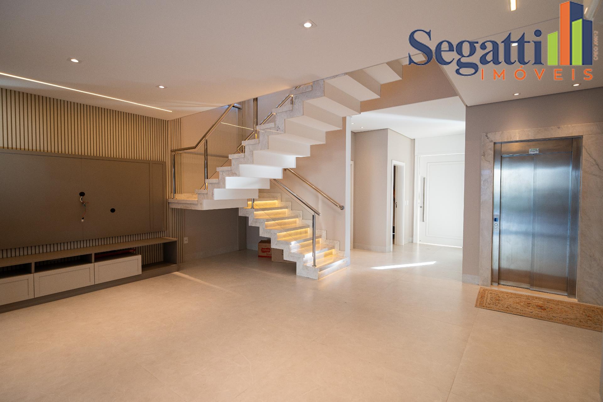 SOBRADO LUXUOSO SEMI-MOBILIADO NO CONDOMÍNIO FECHADO QUINTA DO...