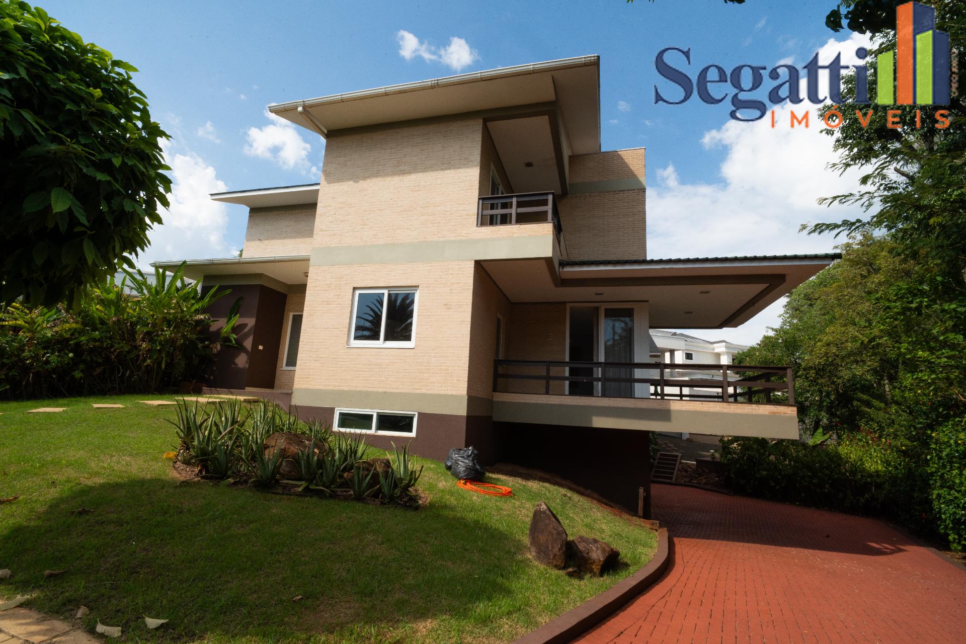 SOBRADO NO CONDOMÍNIO COUNTRY IGUAÇU