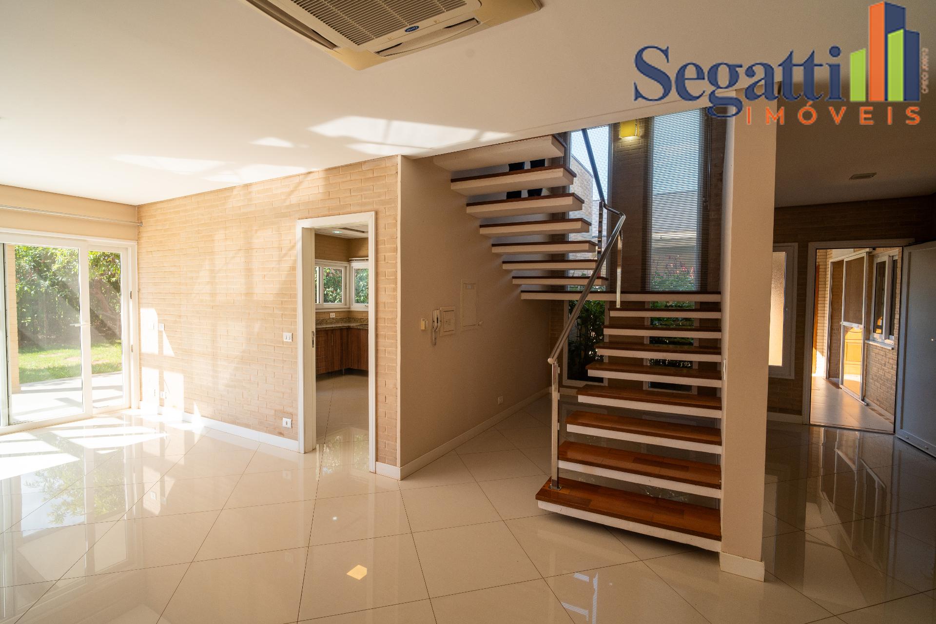 SOBRADO NO CONDOMÍNIO COUNTRY IGUAÇU