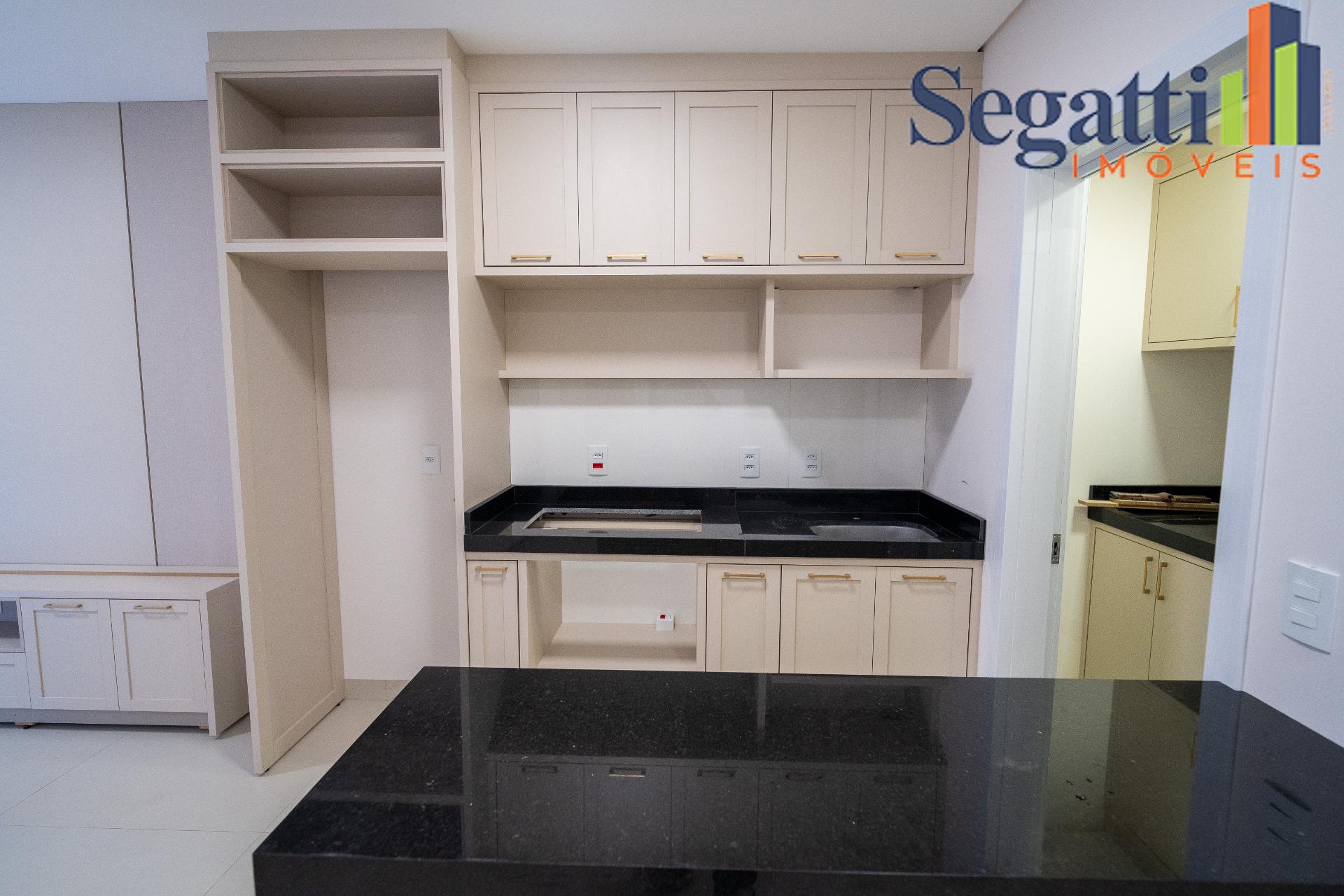 APARTAMENTO SEMI MOBILIADO NO EDIFÍCIO VENETO