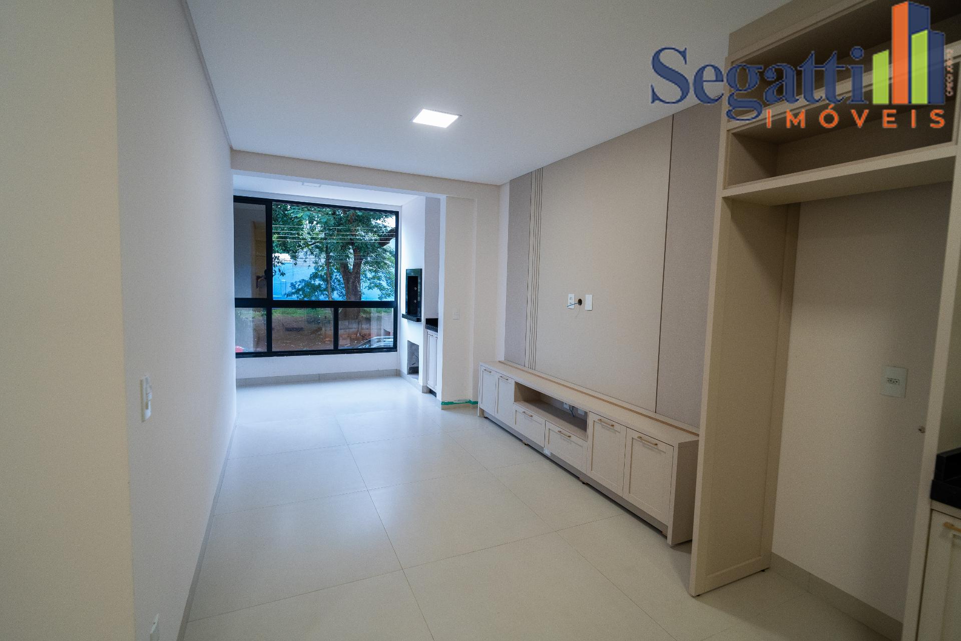 APARTAMENTO SEMI MOBILIADO NO EDIFÍCIO VENETO
