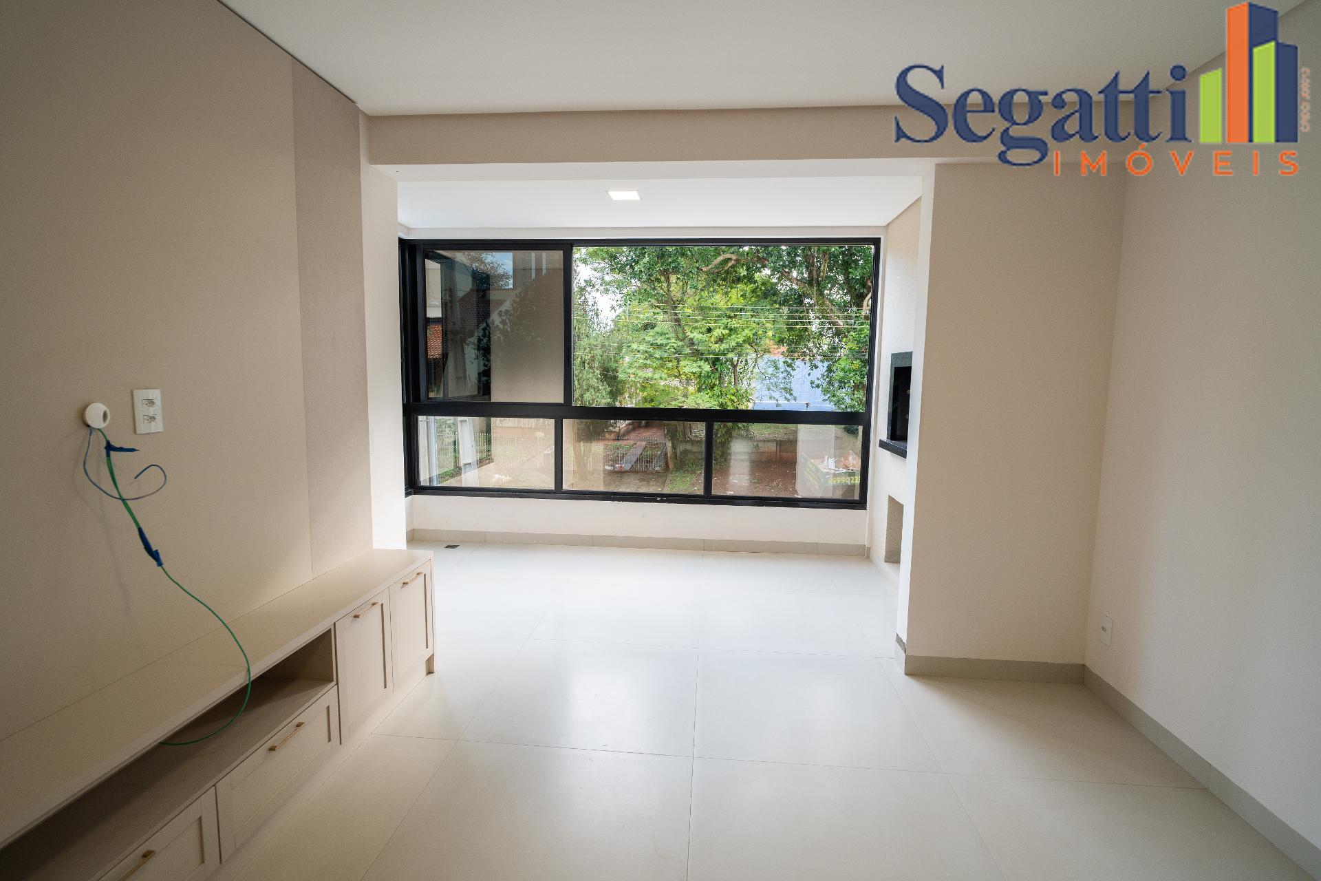 APARTAMENTO SEMI MOBILIADO NO EDIFÍCIO VENETO