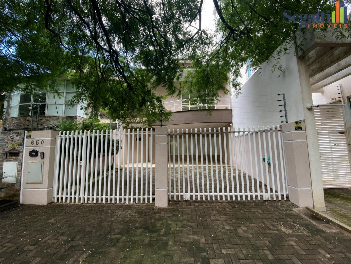 SOBRADO DE ALTO PADRÃO NO POLO CENTRO