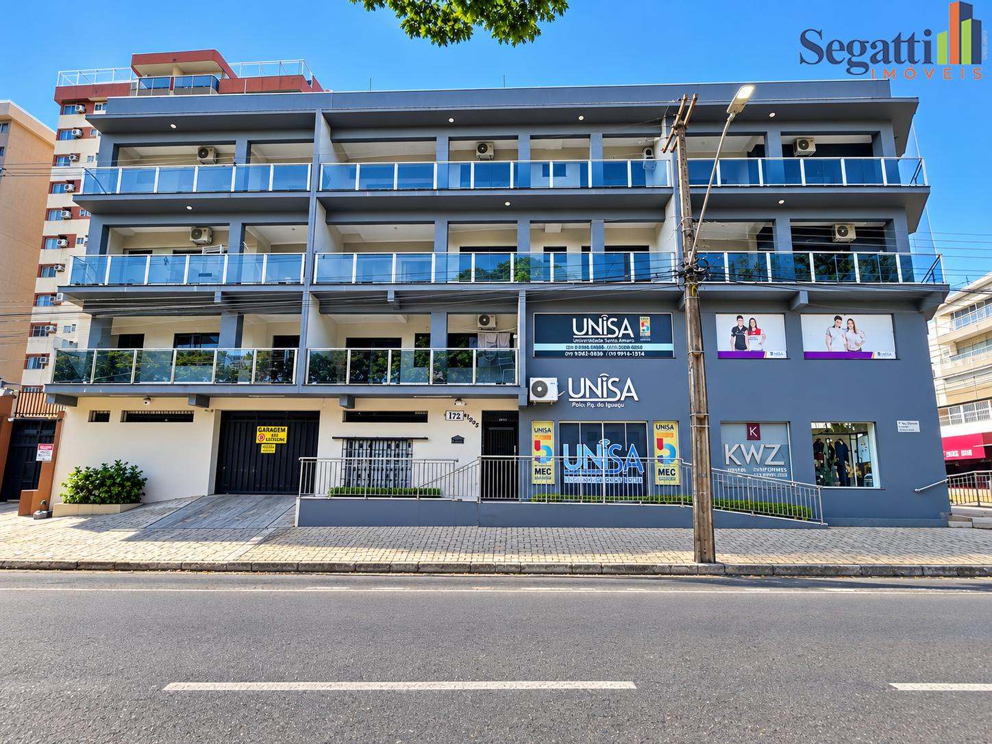 APARTAMENTO NO EDIFÍCIO IZA