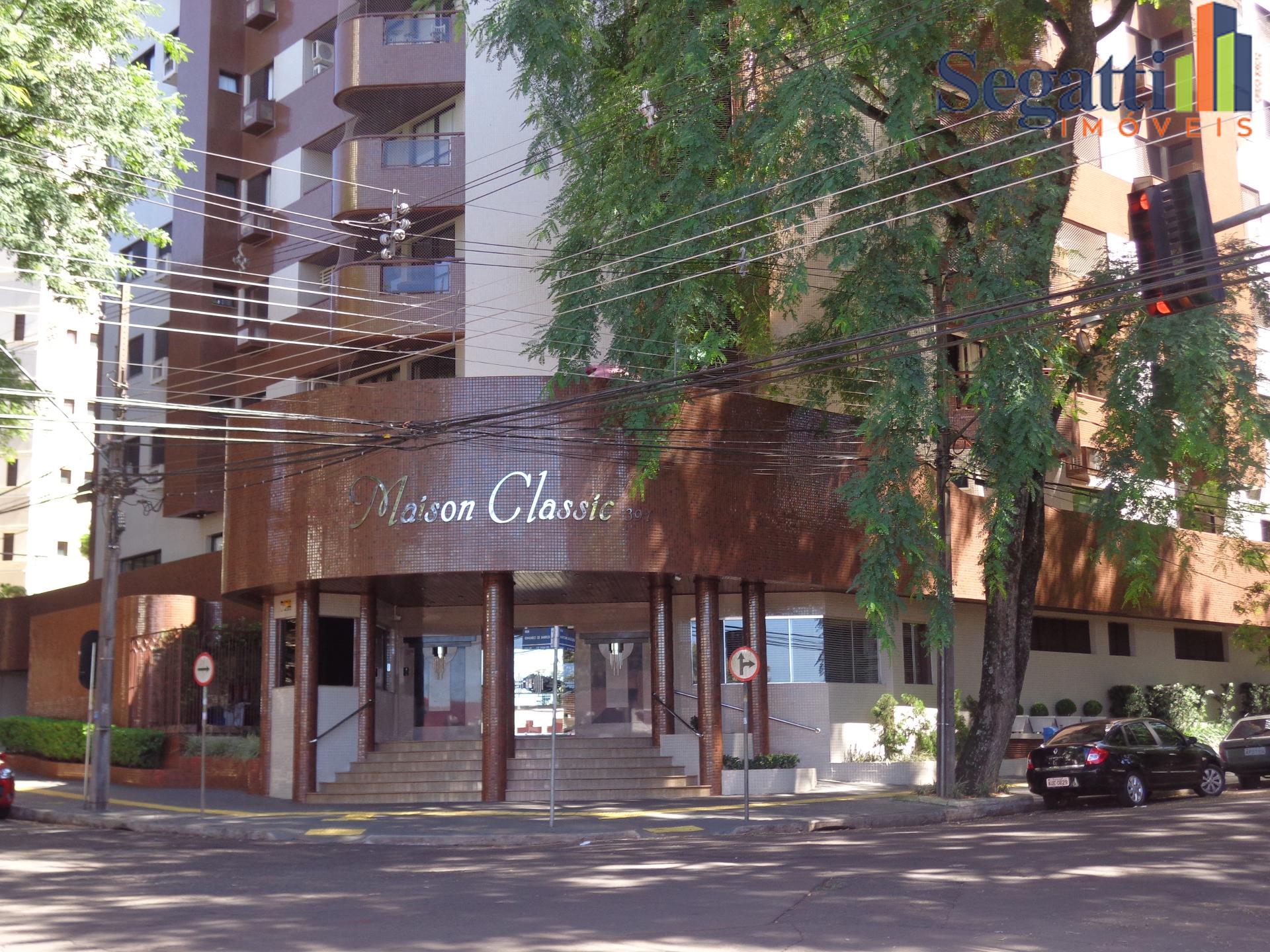 APARTAMENTO SEMI MOBILIADO  NO EDIFÍCIO MAISON CLASSIC