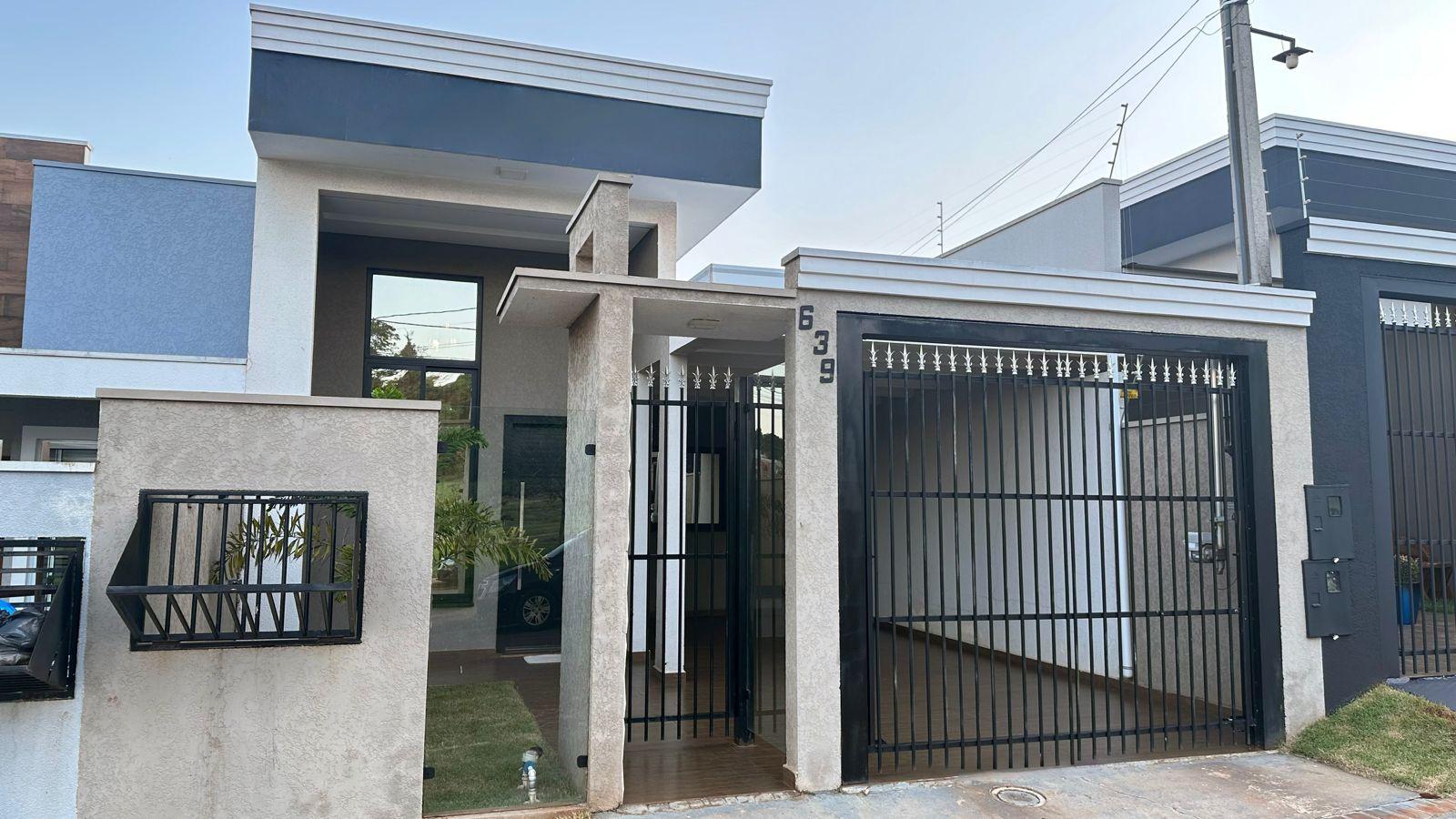 Casa com 03 Quartos e Sobra de Terreno no Jardim Pancera - Tol...