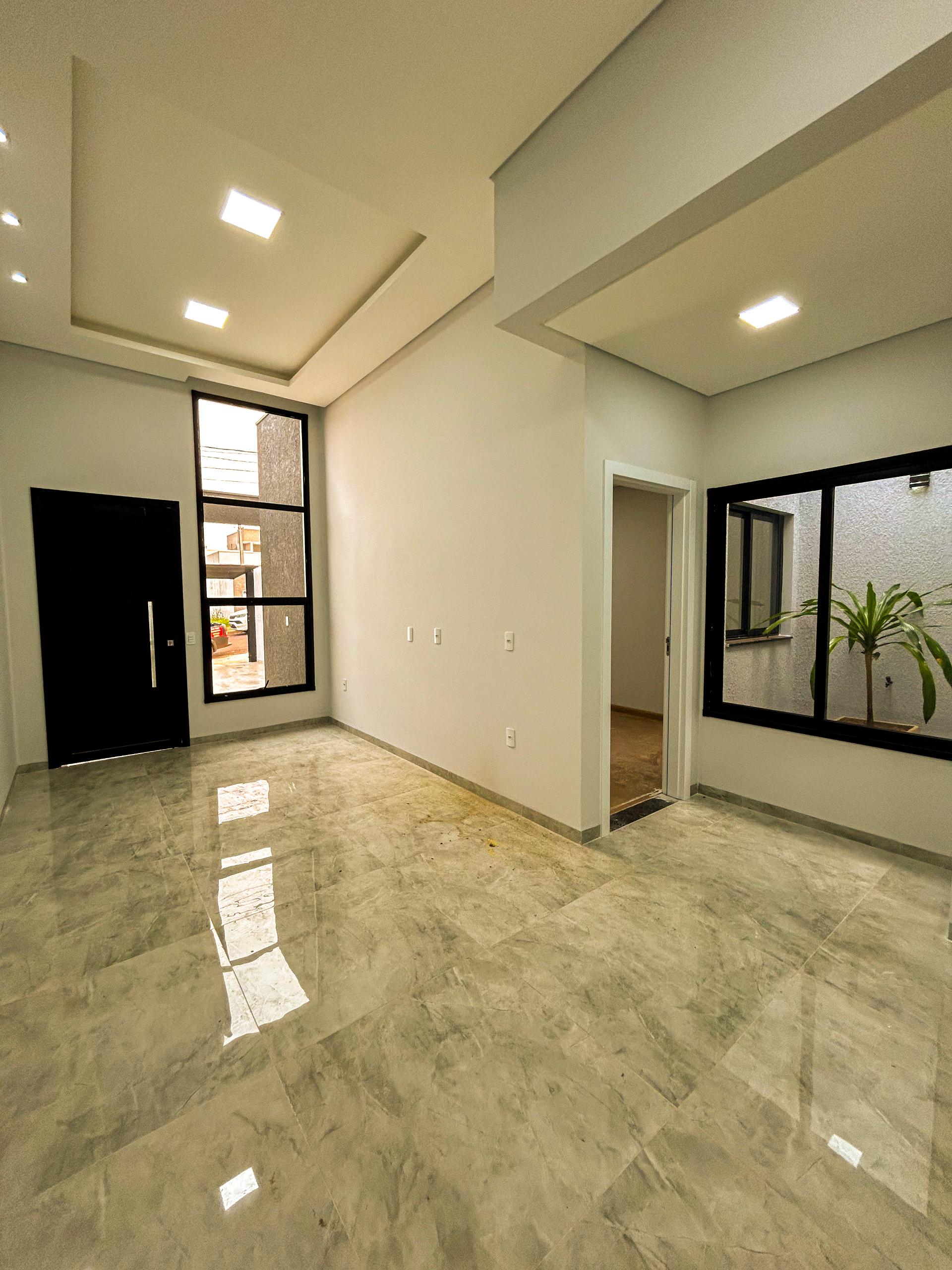 Linda Casa com Suíte 2 Quartos 2 Vagas Churrasqueira e Piscina...