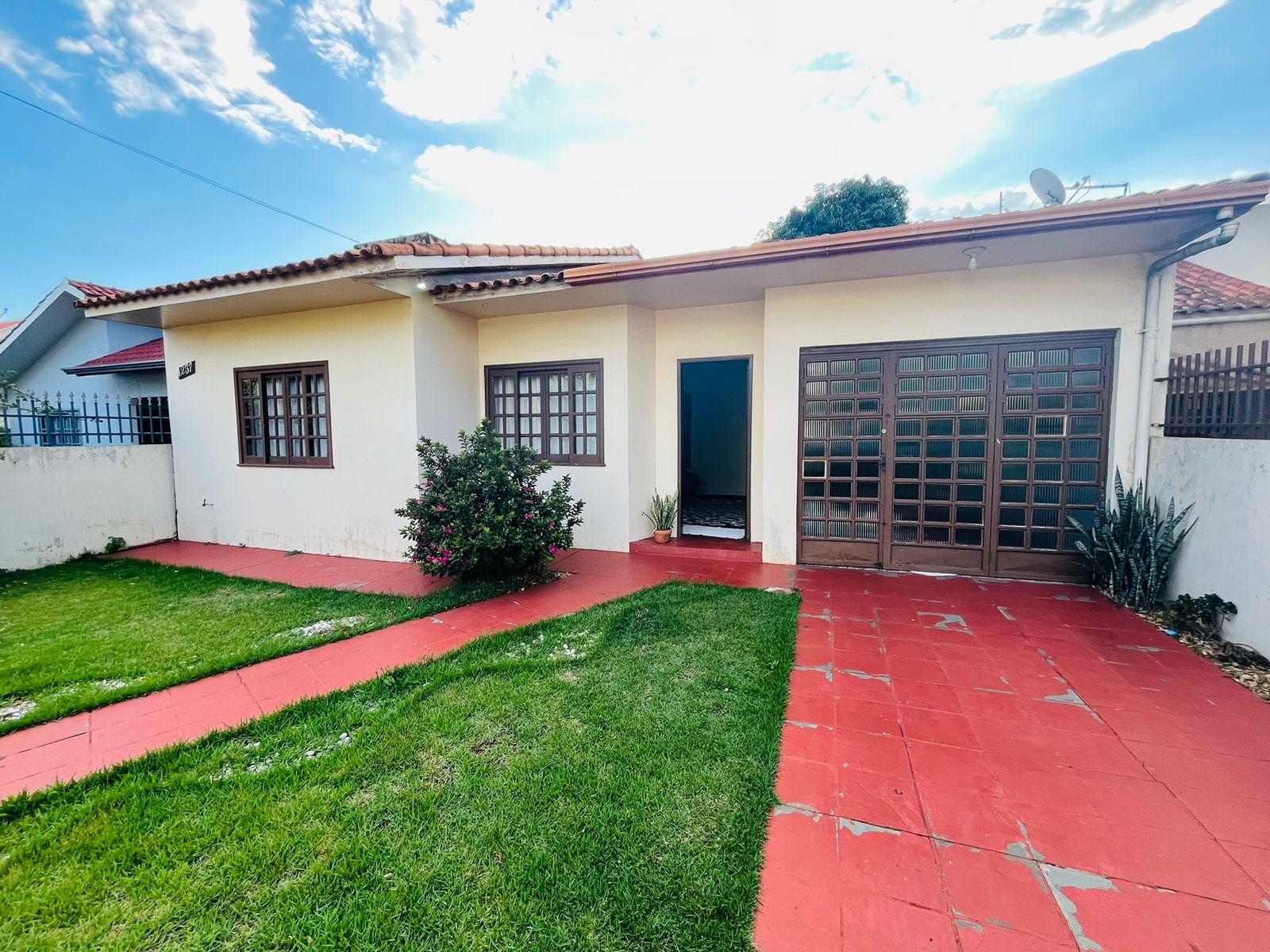 CASA À VENDA COM ÓTIMA SOBRA DE TERRENO NO JARDIM PANCERA, TOL...