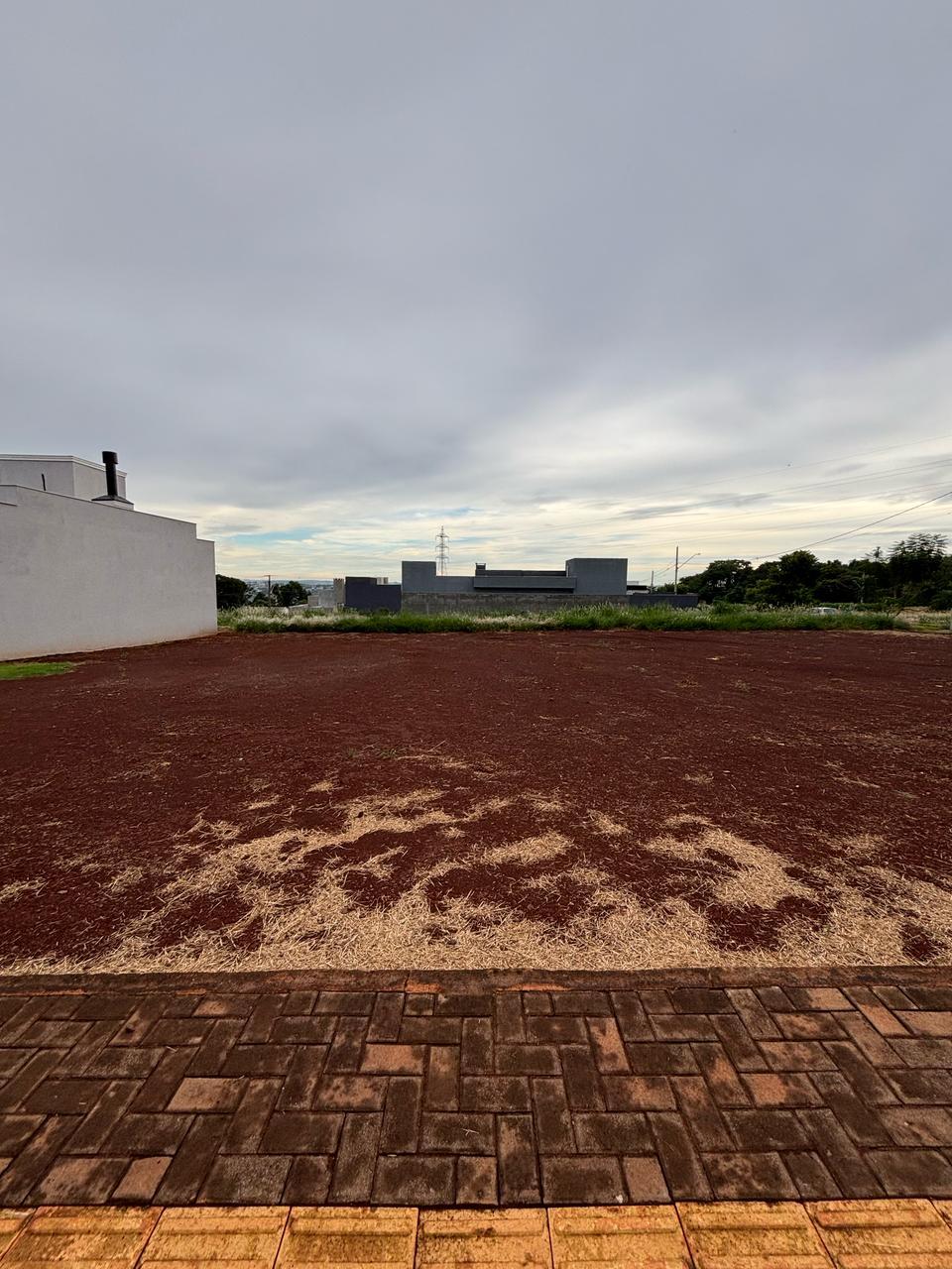 TERRENO PLANO COM 368m , ÓTIMA LOCALIZAÇÃO PARA CONSTRUIR A SU...