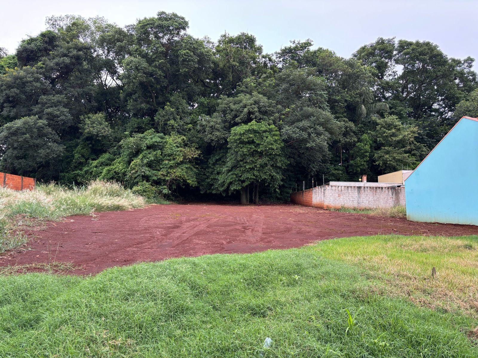 TERRENO COM 432m  POR APENAS R  380.000 NO JARDIM PANCERA TOLE...