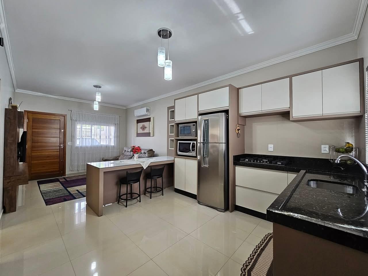 LINDA CASA SEMIMOBILIADA COM EDÍCULA À VENDA NA VILA INDUSTRIAL