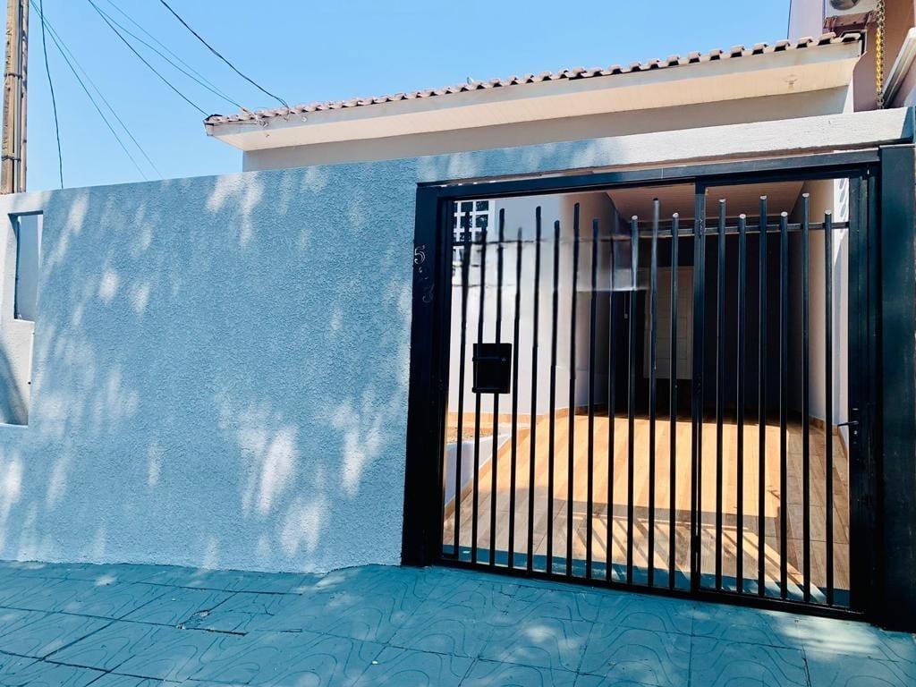 CASA COM SUÍTE E EDÍCULA NO CENTRO DE TOLEDO PR