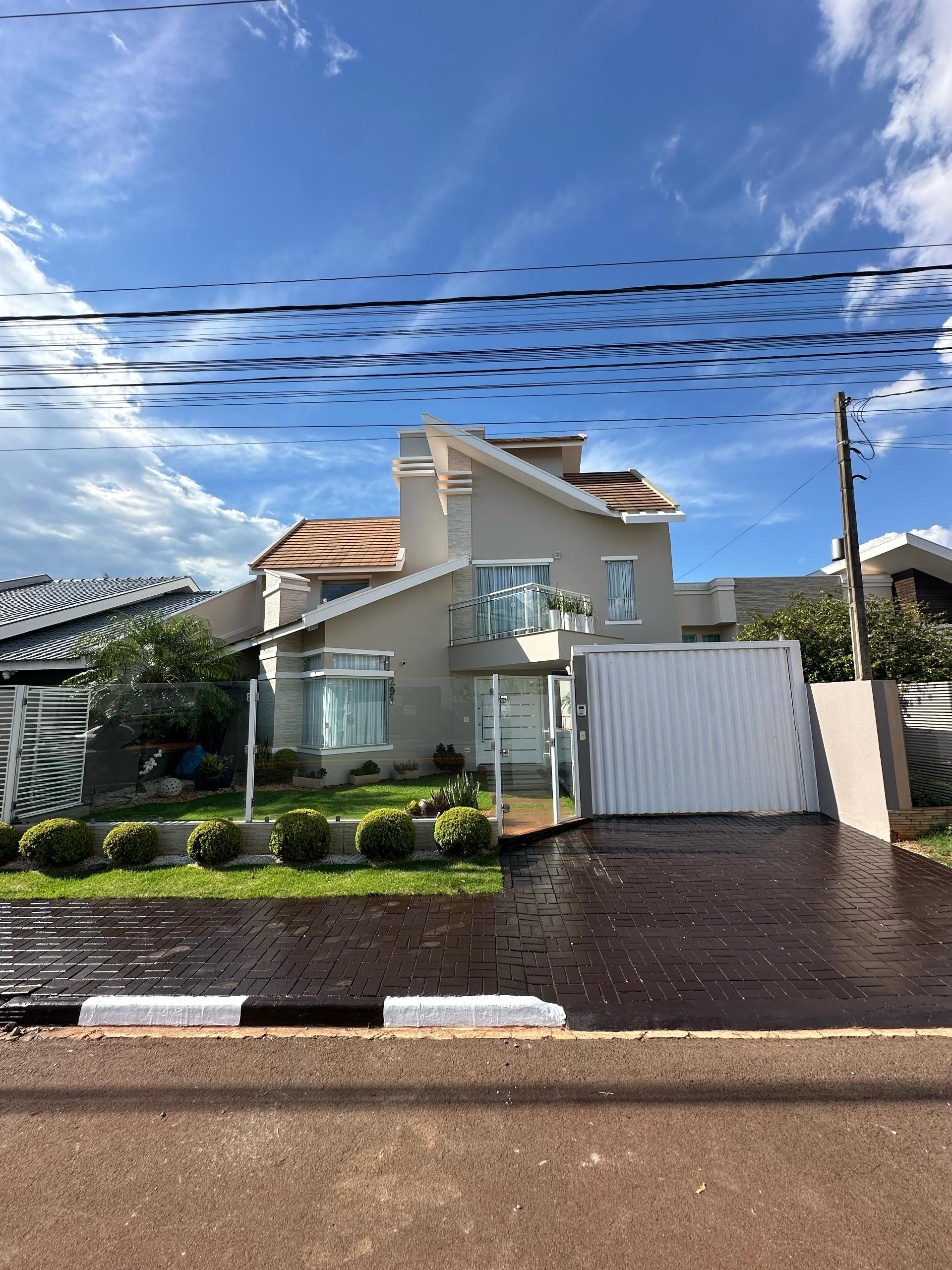 SOBRADO DE ALTO PADRÃO NO JARDIM GISELA