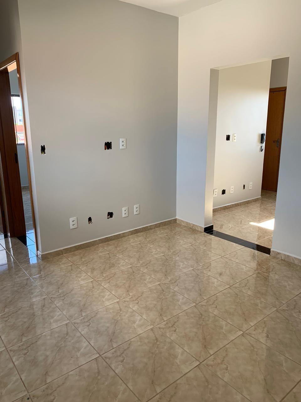 APARTAMENTO COM 04 QUARTOS NO JARDIM COOPAGRO EM TOLEDO