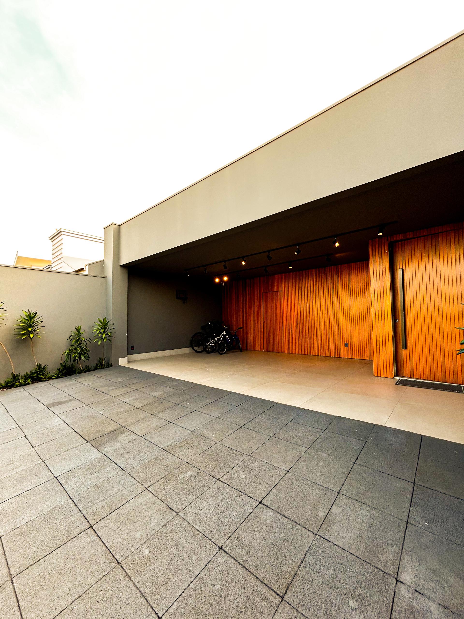 Sobrado de Alto Padrão com 3 suítes, piscina à venda, JARDIM G...