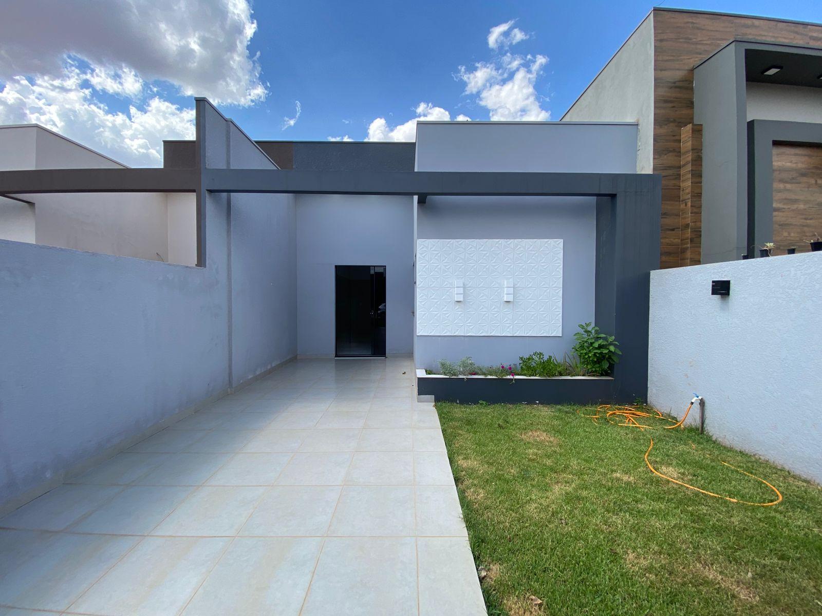 CASA COM SUÍTE À VENDA NO JARDIM COOPAGRO EM TOLEDO - PR