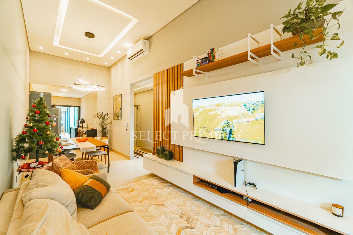 CASA COM 03 DORMITÓRIOS  E MOBÍLIA PLANEJADA NO JARDIM PANCERA