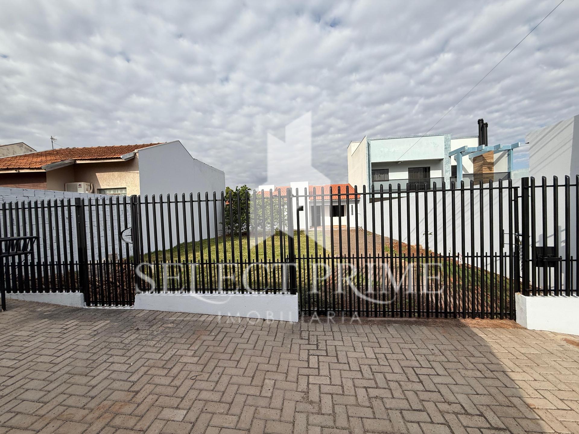CASA EM TERRENO DE 260m  - EXCELENTE PARA FUTURAS CONSTRUÇÕES.