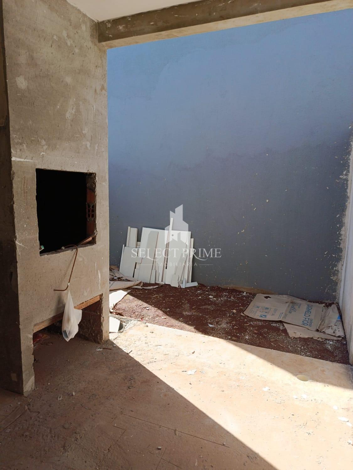 Casa com Suíte 2 Quartos Churrasqueira Sobra de Terreno no Coo...