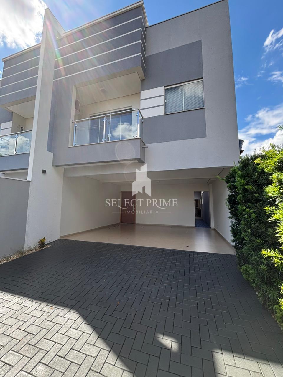 Sobrado Semimobiliado no Jardim Pancera - TOLEDO PR