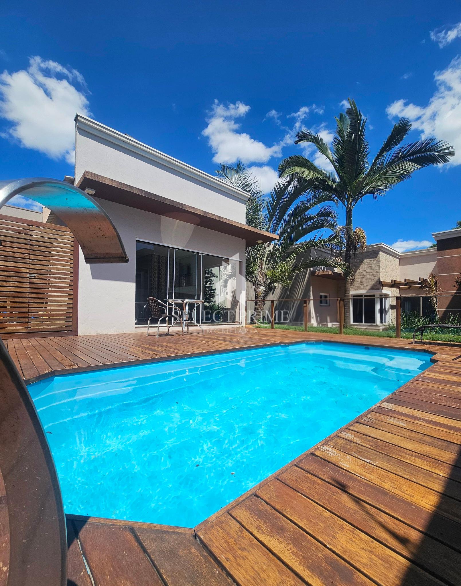 Casa com Edícula e Piscina no Pancera - Venda e Permuta